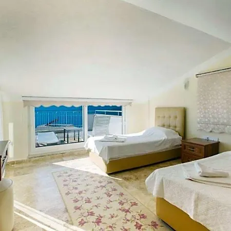 Villa Sleeps 10 Pool Wifi Kalkan
