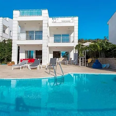 Villa Sleeps 10 Pool Wifi Kalkan